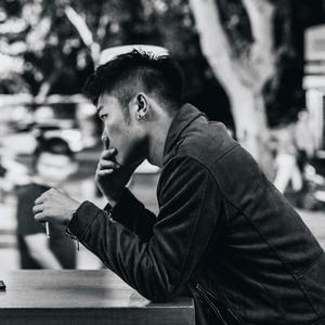 日本🔞无遮挡裸打屁屁
