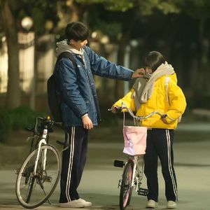 日本🔞无遮挡裸打屁屁
